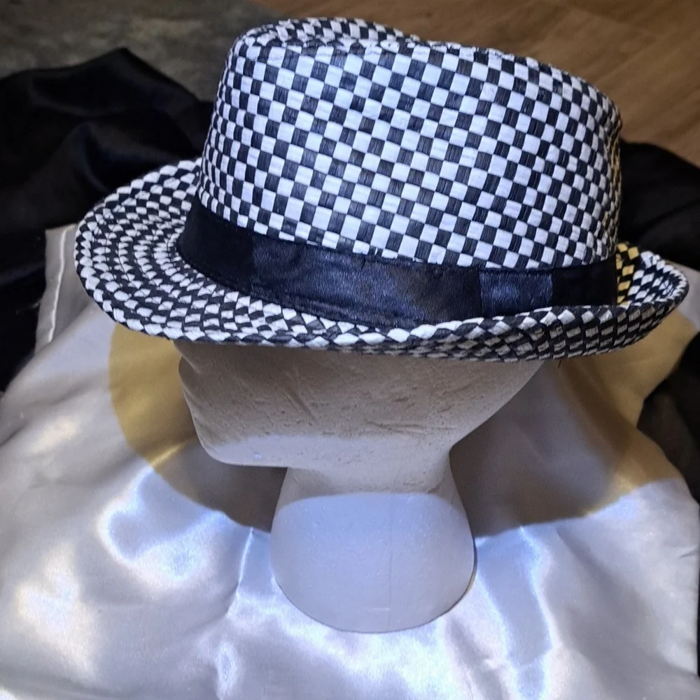 Stylish Black and White Checkered Fedora - Picture 2 of 6